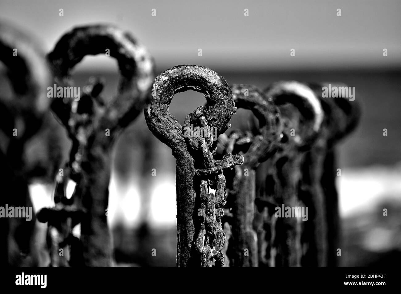 Rostiger Zaun Schwarz und Weiß 5 Stockfoto