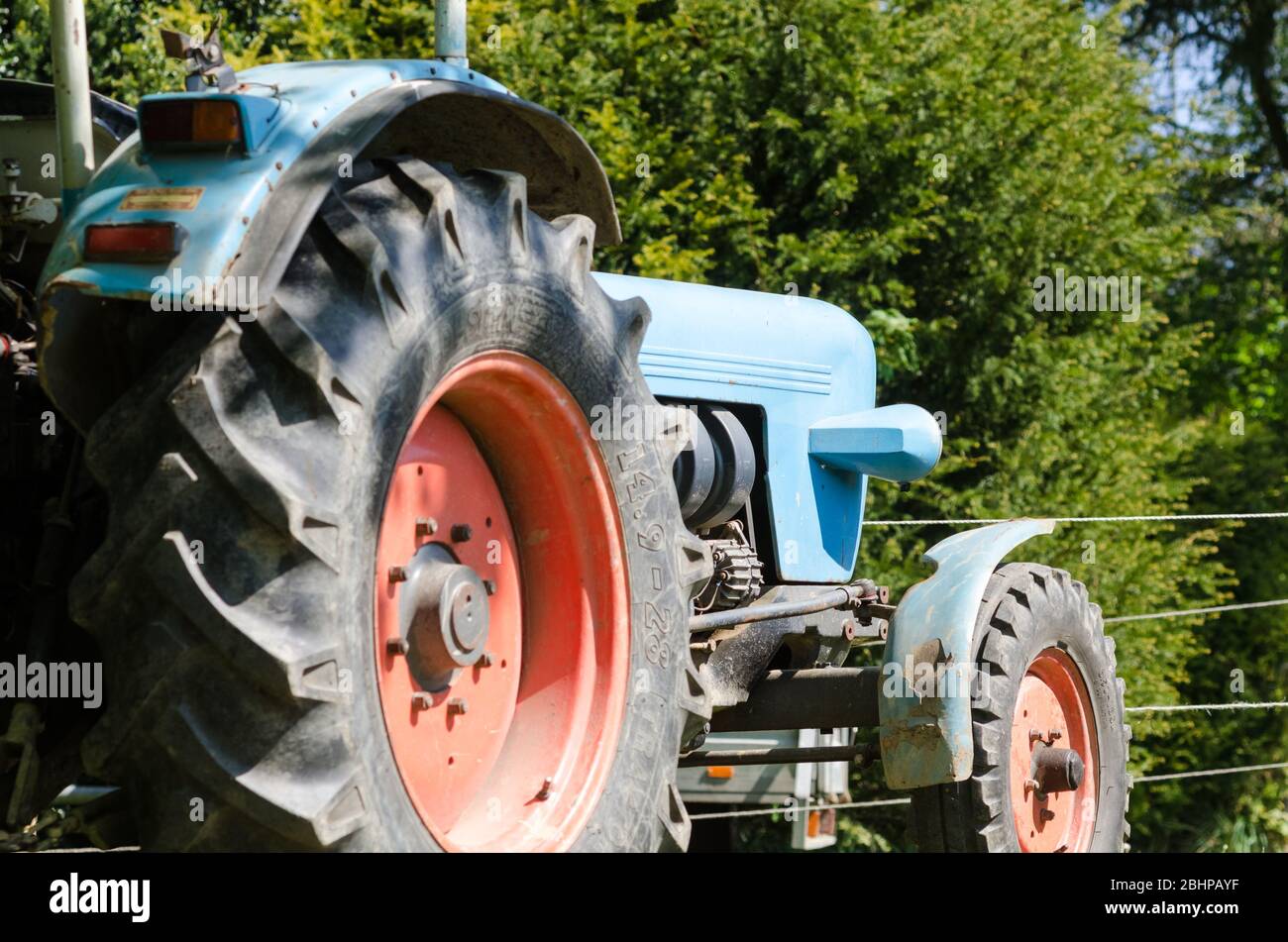 Eicher Mammut Dieseltraktor, alter klassischer OldtimerTraktor in der