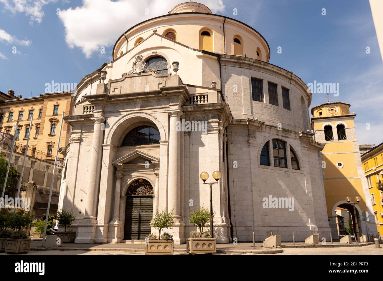 Die St. Veits Kathedrale ist eine katholische Kathedrale in Rijeka, Kroatien. Das Foto wurde im Juni 2019 aufgenommen Stockfoto