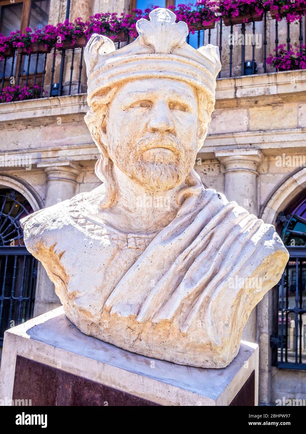 Estatua del rey Alfonso V. León. Castilla León. España. Stockfoto