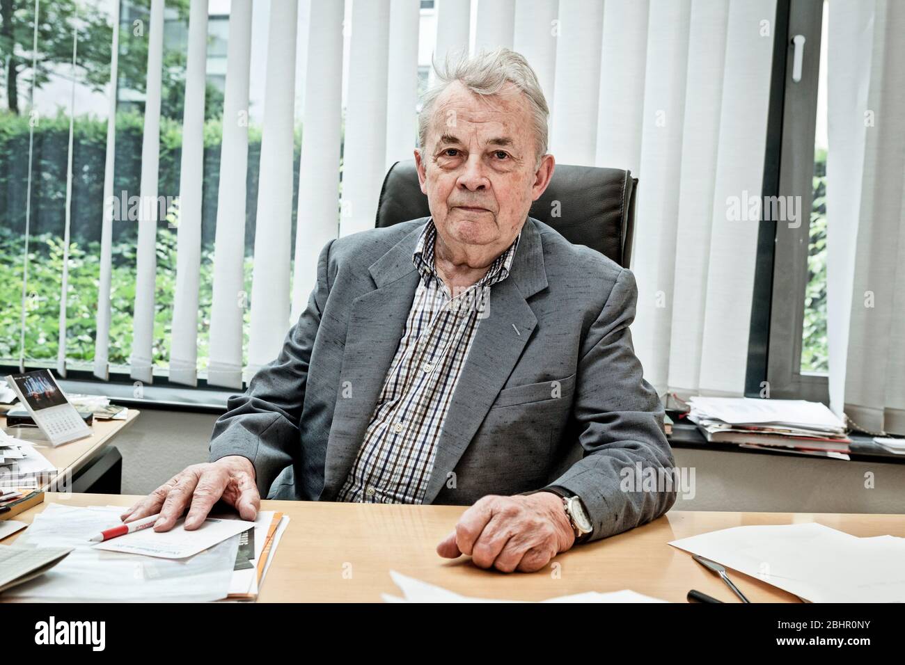 Zeitzeuge Professor Walther Troeger war Bürgermeister des Olympischen Dorfes in München und führte die Verhandlungen mit den Terroristen während des Angriffs auf das israelische Olympische Team 1972. Stockfoto