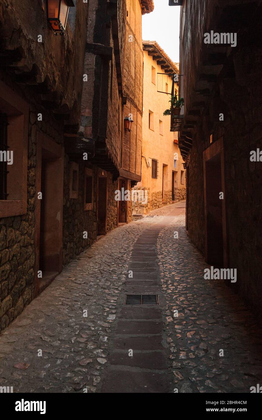 Die Seitenstraßen und Gassen von Albarracin, Spanien Stockfoto