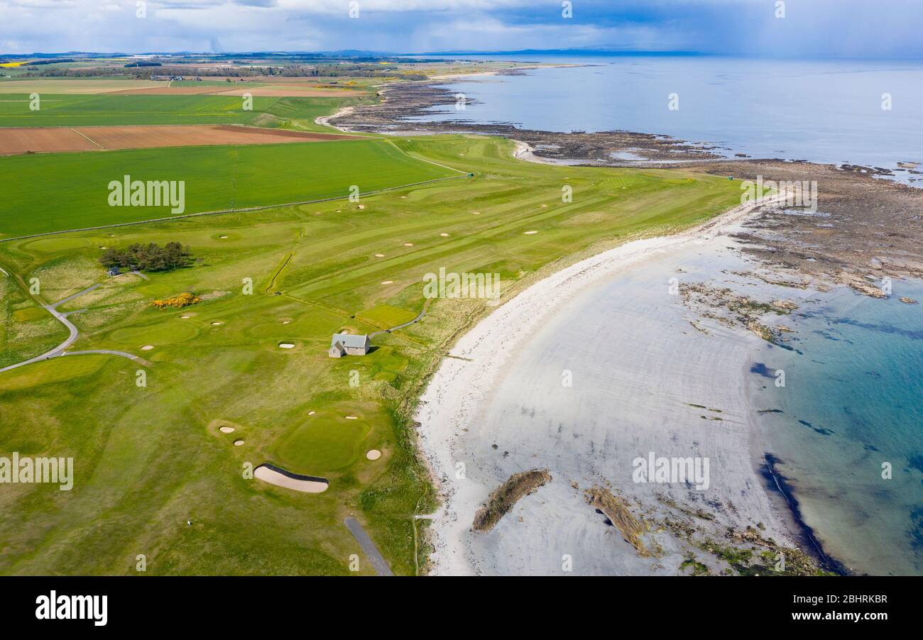 Luftaufnahme des Balcomie Links Golfplatzes auf dem Crail Golf Society Golfplatz, Fife, Schottland, Großbritannien Stockfoto