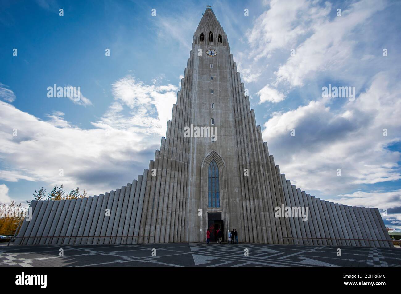 Fantastische Aufnahme der Kirche Hallgrímskirkja in Reykjavik, Island Stockfoto