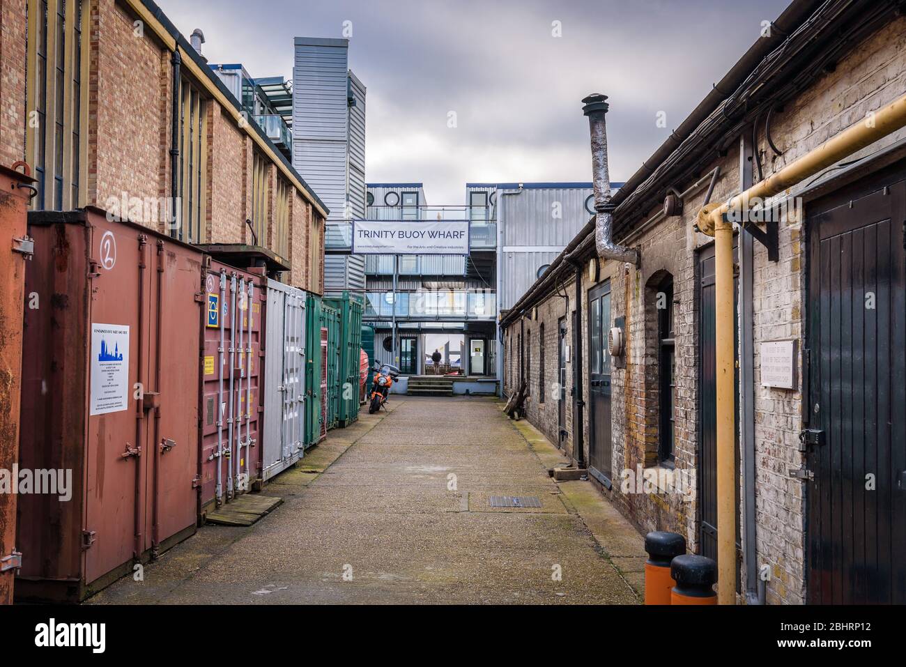 Trinity Buoy Wharf, London, ist der Ort von Londons einmeilem Leuchtturm, am Zusammenfluss der Themse und des Bow Creek, Leamouth. Stockfoto