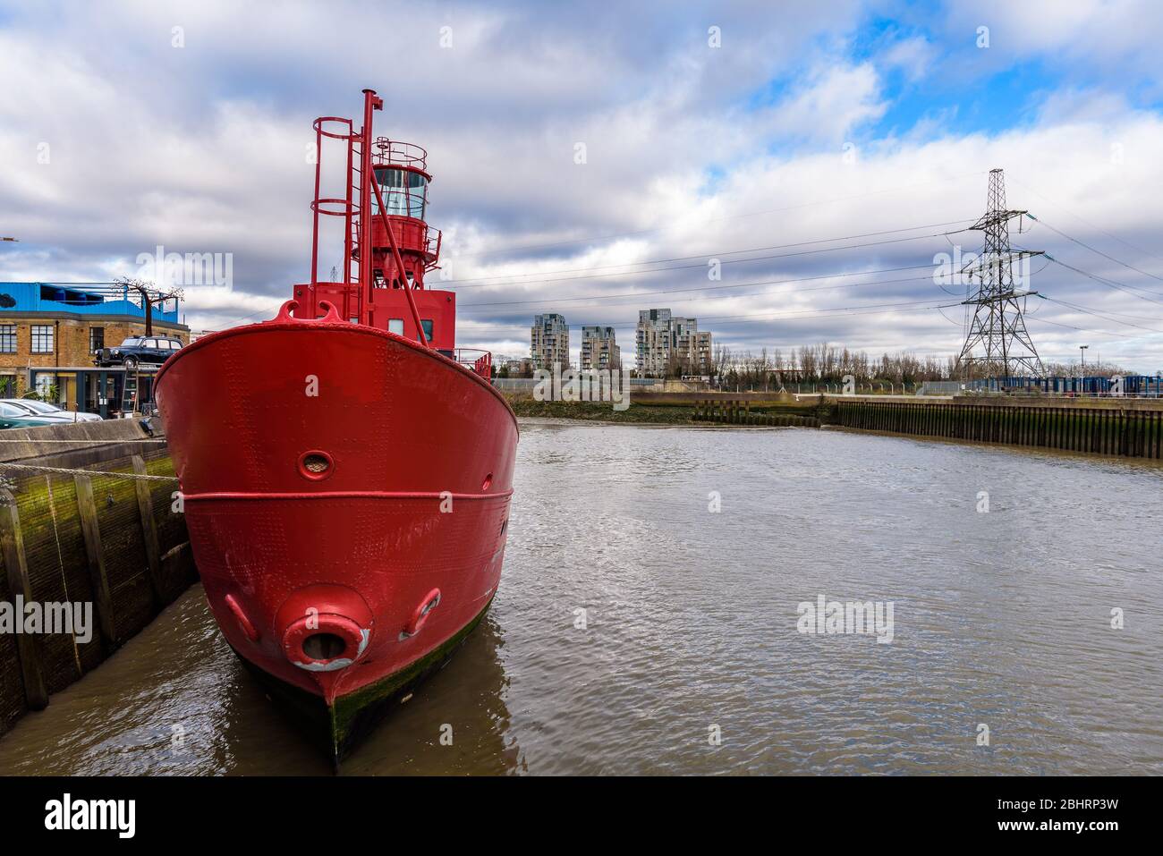 Lightship95, ein professionelles Aufnahmestudio auf einem 550 Tonnen schweren Schiff, fest vor Anker in Trinity Booy Wharf, Leamouth, East London, England. Stockfoto