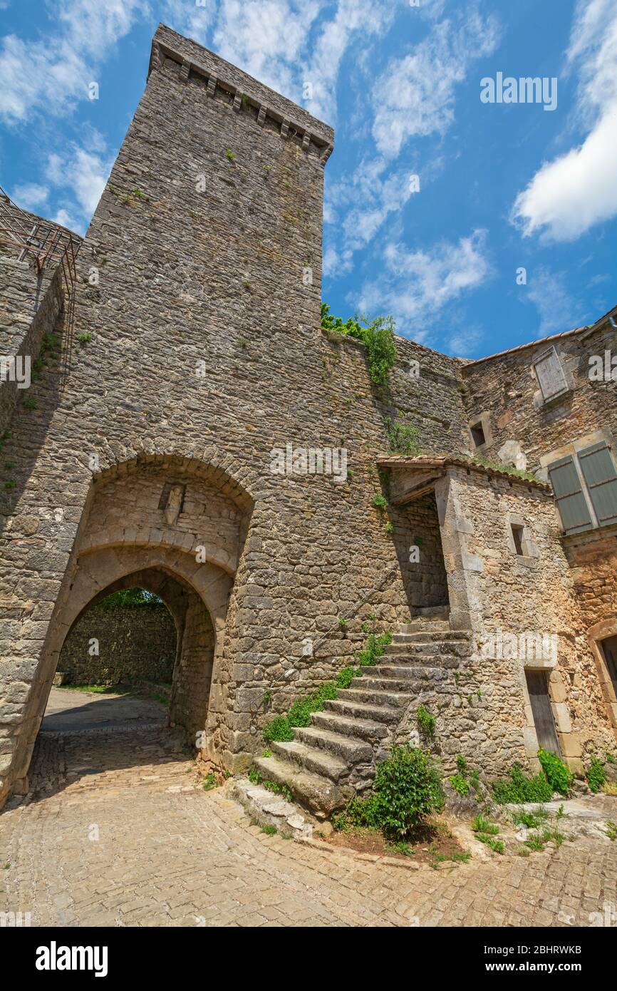 Frankreich, La Couvertoirade, befestigte Stadt im Besitz der Tempelritter 12-13C, ersetzt durch Hospitalers 14C, Portal d'Amoun (Nordtor) 15C Stockfoto