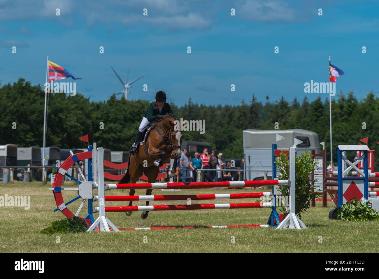 Springreiten und Wettkampfreiten, Reitverein Reit- u. Fahrverein östliche Karrharde e.V. ,Kreis Schleswig-Flensburg, Schleswig-Holstein, Stockfoto