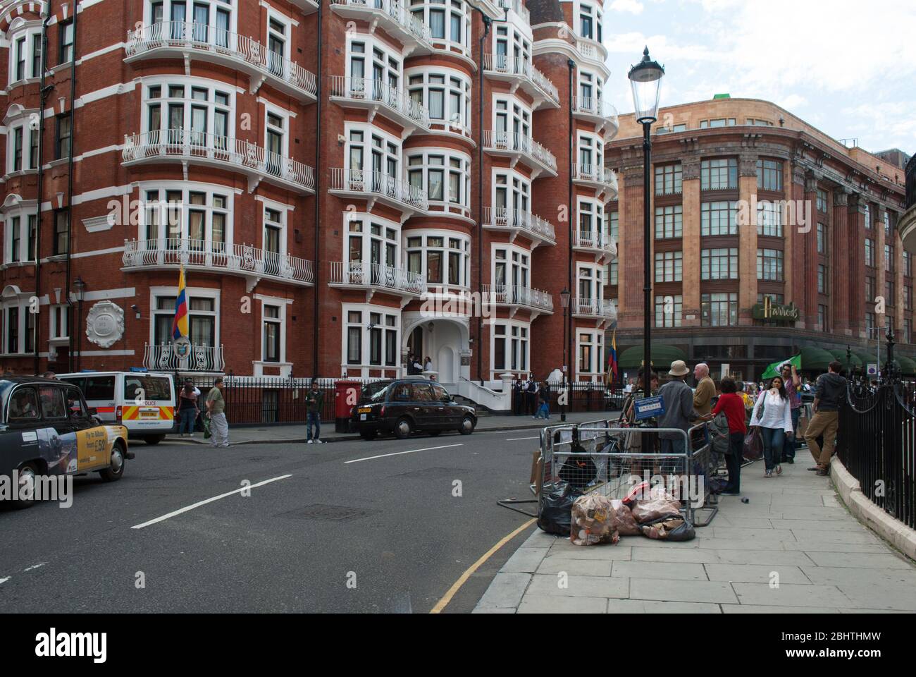 1890er Architektur Red Brick Ecuadorianisches Ecuador Botschaft Julian Assange Wikileaks Red Brick 3 Hans Crescent, Knightsbridge, London SW1X Stockfoto