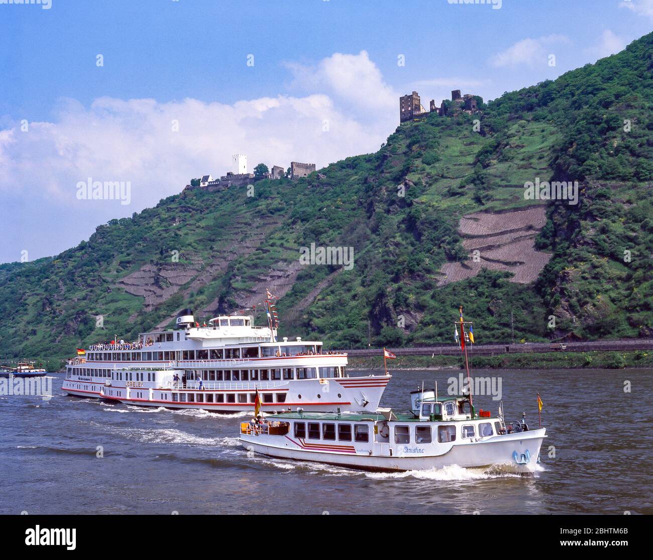 Flussboote Rhein, bei Kaub, Rheinland-Pfalz, Bundesrepublik Deutschland Stockfoto