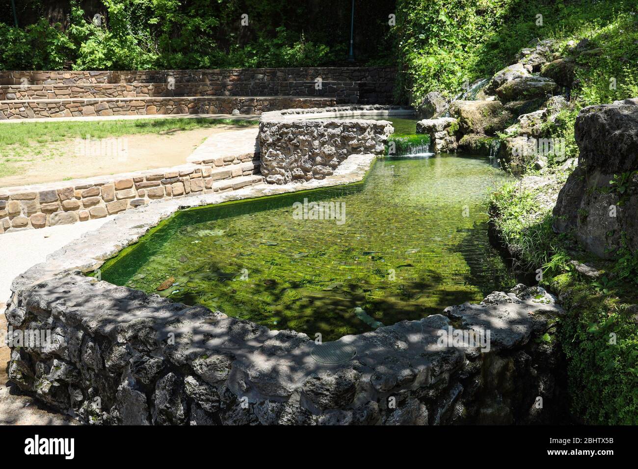 Heißes Becken mit heißem Quellwasser in der Stadt Hot Springs, Arkansas, USA Stockfoto