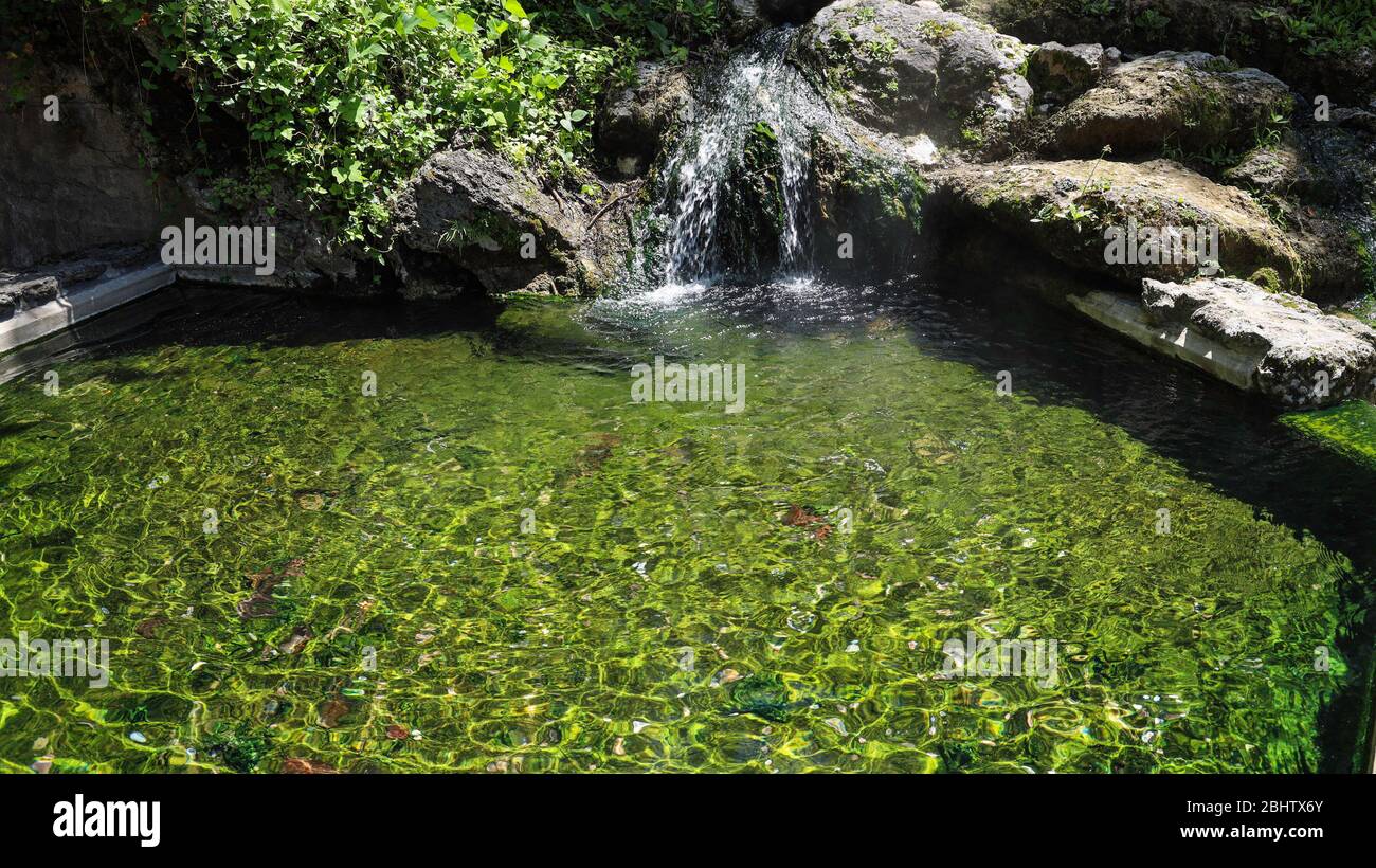 Heißes Becken mit heißem Quellwasser in der Stadt Hot Springs, Arkansas, USA Stockfoto