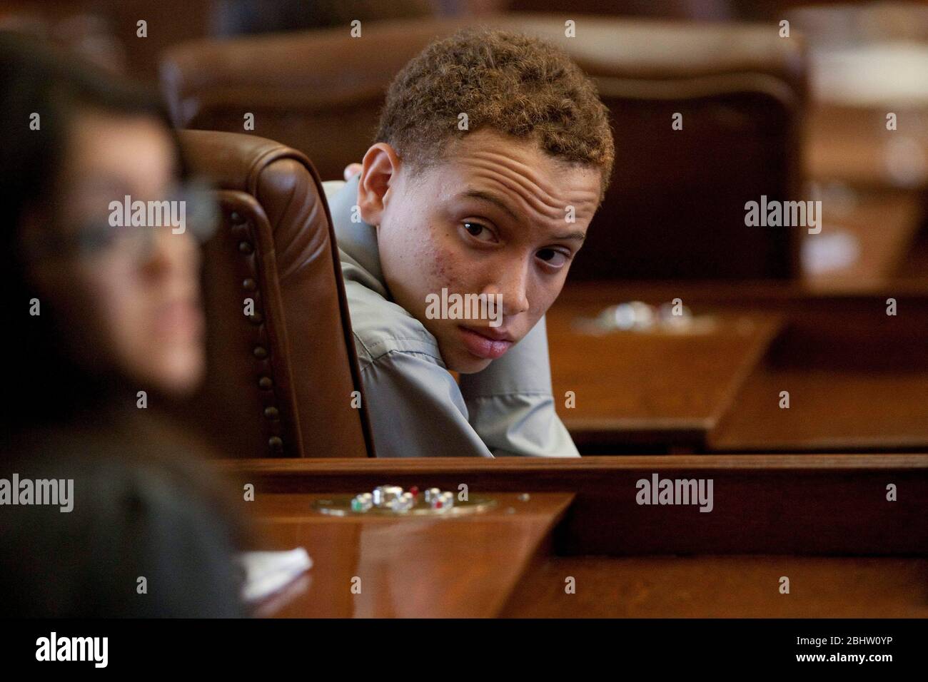 Austin, Texas, USA, 22. Juli 2011: Teenager nehmen an der Lorenzo de Zavala Youth Legislative Session in der Kammer des Repräsentantenhauses im Texas Capitol Teil. Das vom National Hispanic Institute gesponserte Programm soll Schülern dabei helfen, sich als zukünftige Führungskräfte vorzustellen. ©Marjorie Kamys Cotera/Daemmrich Photography Stockfoto