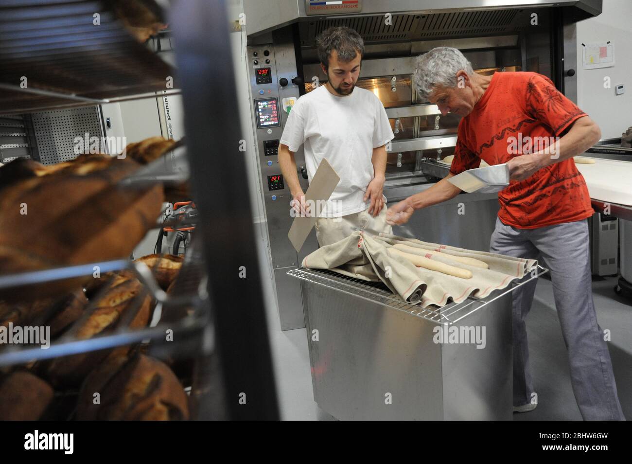 Herstellung von Bio-Brot Stockfoto