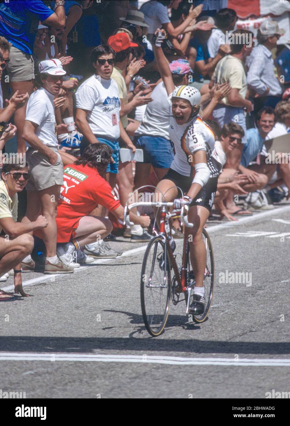 Die deutsche Radfahrerin Sandra Schumacher gewinnt die Etappe 10 beim Coors International Bicycle Classic Radrennen am 17. August 1985 in Boulder, CO. Foto von Francis Specker Stockfoto