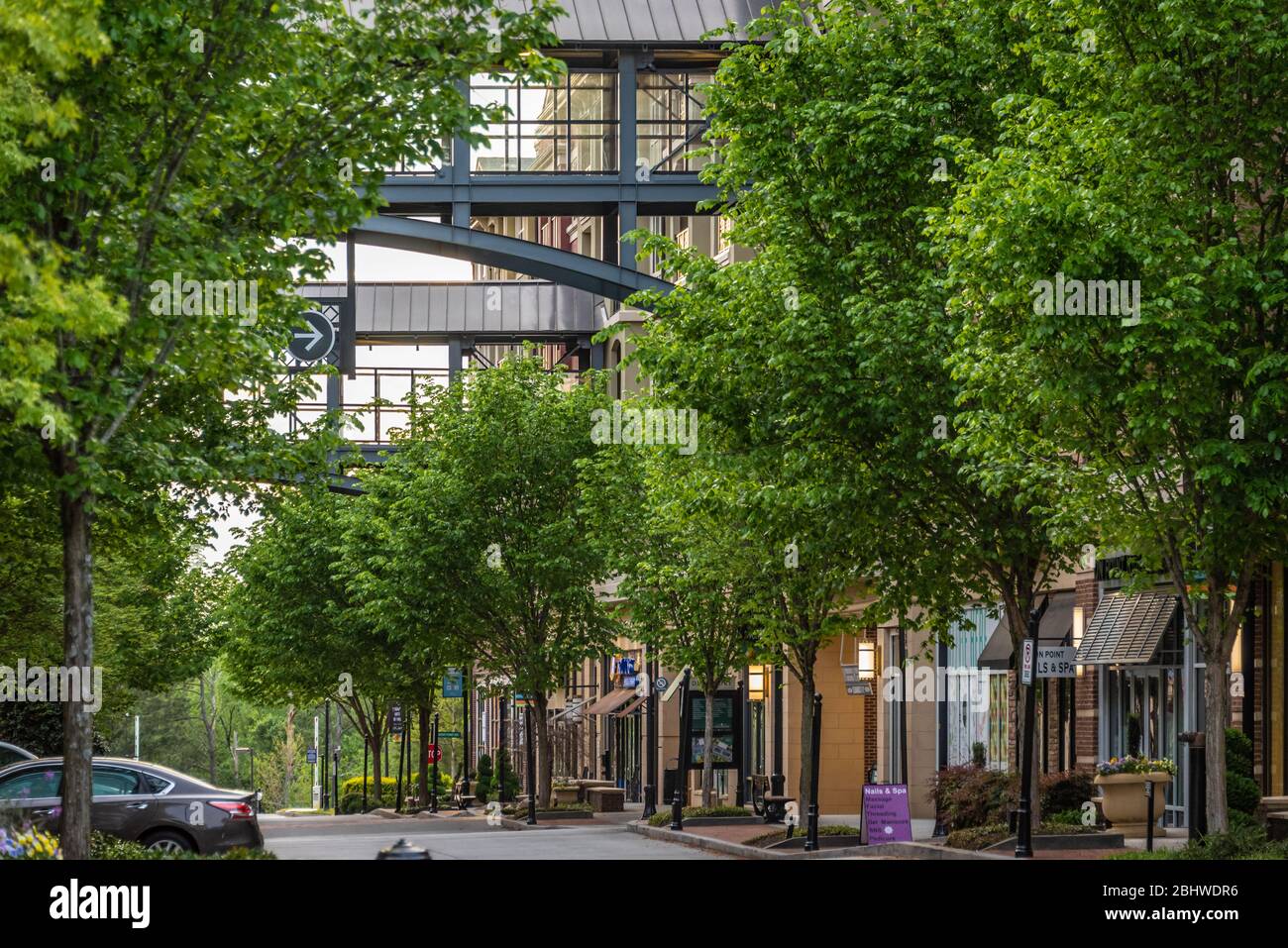 Emory Point, ein Mischnutzungszentrum, das von der Emory University auf drei Seiten umgeben ist und gegenüber dem CDC in Atlanta, Georgia, liegt. (USA) Stockfoto