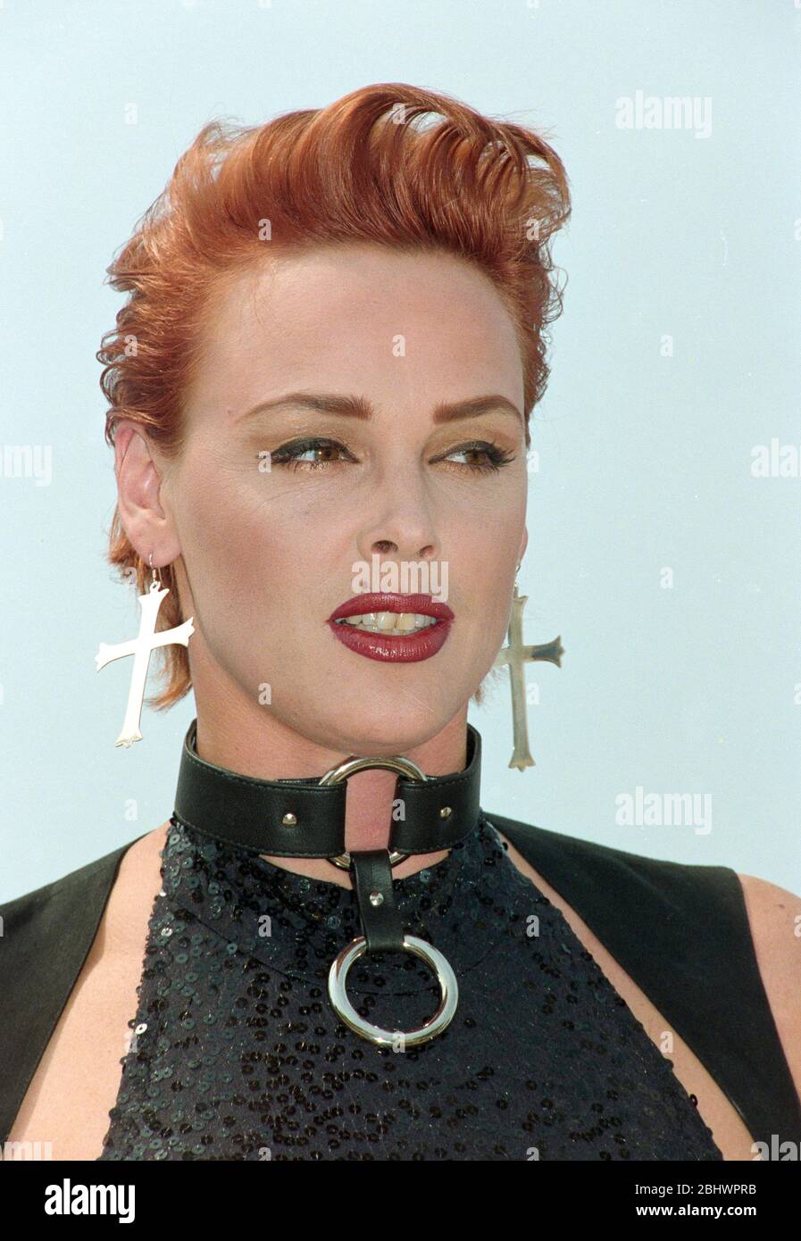CANNES, FRANKREICH. c. 1994: Schauspielerin Brigitte Nielsen, Tochter von Jack Nicholson. Foto © Paul Smith/Featureflash Stockfoto