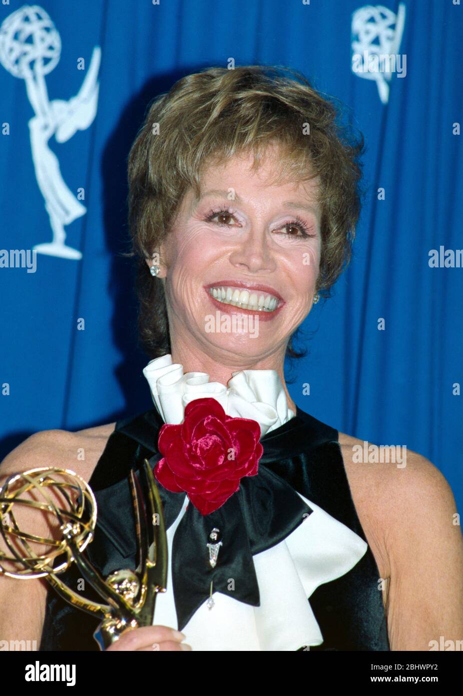 LOS ANGELES, CA. c. 1994: Schauspielerin Mary Tyler Moore. Foto © Paul Smith/Featureflash Stockfoto