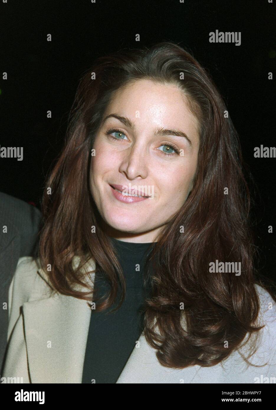 LOS ANGELES, CA. c. 1994: Schauspielerin Carrie-Anne Moss. Foto © Paul Smith/Featureflash Stockfoto