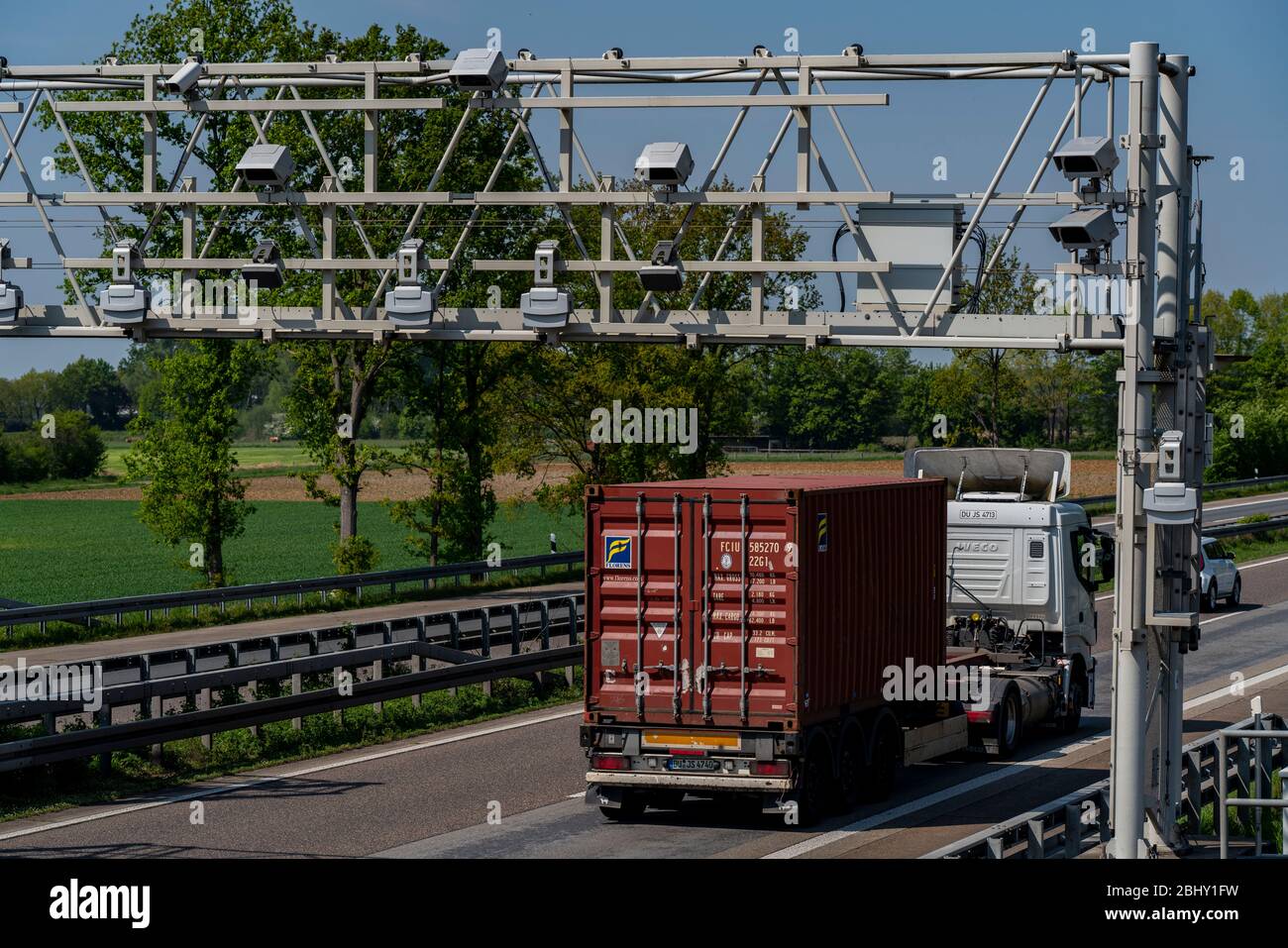 Mautbrücke zur Mauterfassung auf der Autobahn A3 bei Hamminkeln, Niederrhein, NRW, Deutschland, Stockfoto