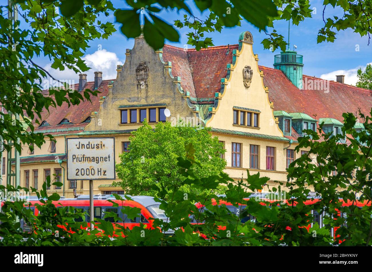 Lindau im Bodensee, Bayern, Deutschland, Europa: Südwestliche Ecke des Hauptbahnhofs. Stockfoto