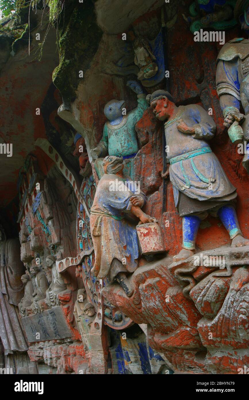Teil der neun Hütergottheiten der südlichen Song Dynastie, eine Steinschnitzerei des Berges Baoding Dazu Chongqing Stockfoto
