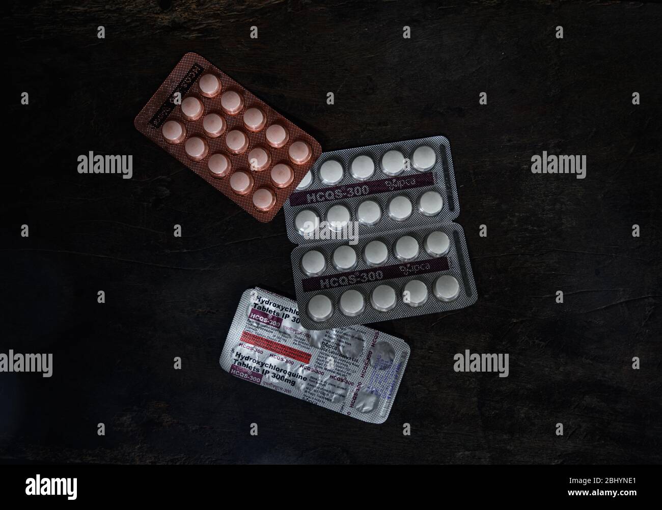 In dieser Fotorillustration werden am 27. April 2020 in Tehatta, Westbengalen, Indien, Tabletten auf einer Blisterpackung Hydroxychloroquin ausgestellt. Stockfoto
