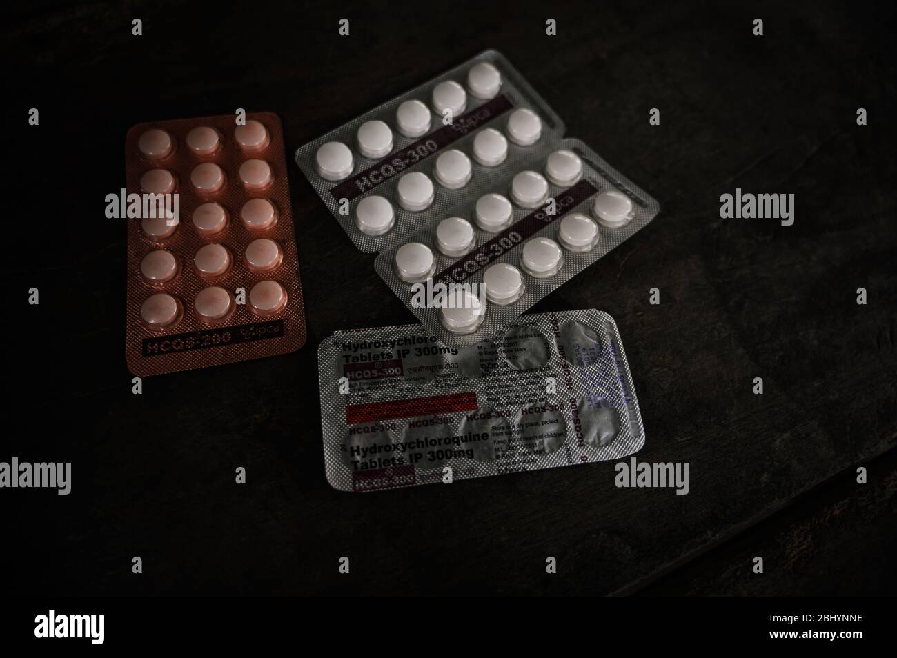 In dieser Fotorillustration werden am 27. April 2020 in Tehatta, Westbengalen, Indien, Tabletten auf einer Blisterpackung Hydroxychloroquin ausgestellt. Stockfoto