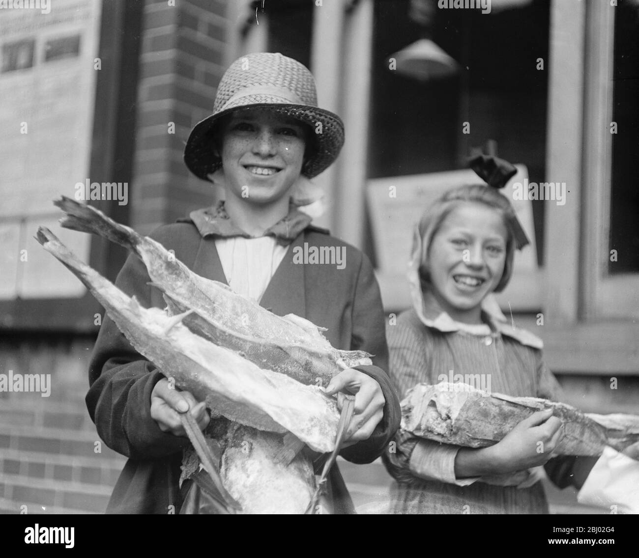 Freier Vertrieb von gefrorenem kanadischen Fisch in Bermondsey - 22. August 1919 Stockfoto