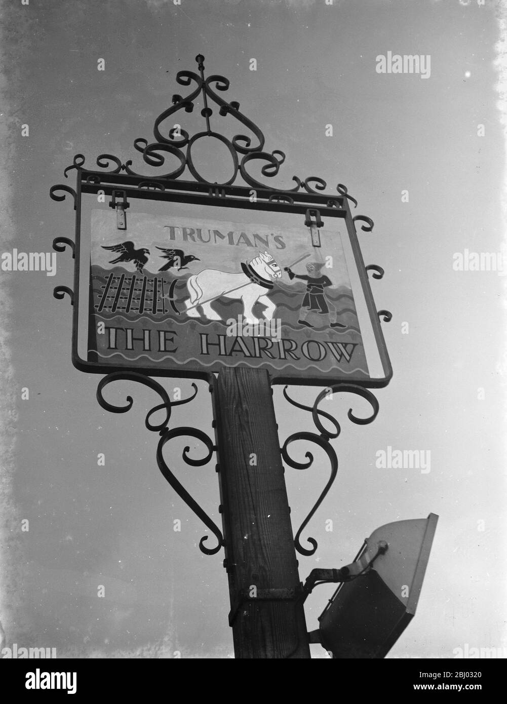 Das Schild zum Harrow Inn , in Erith , London . - 1938 Stockfoto