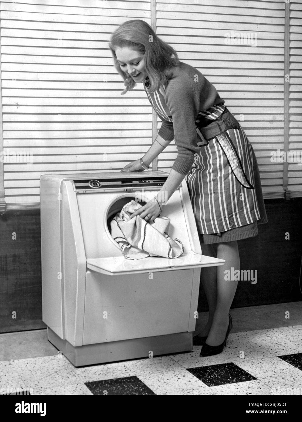 Küche Automatische Waschmaschine 1963 Stockfoto