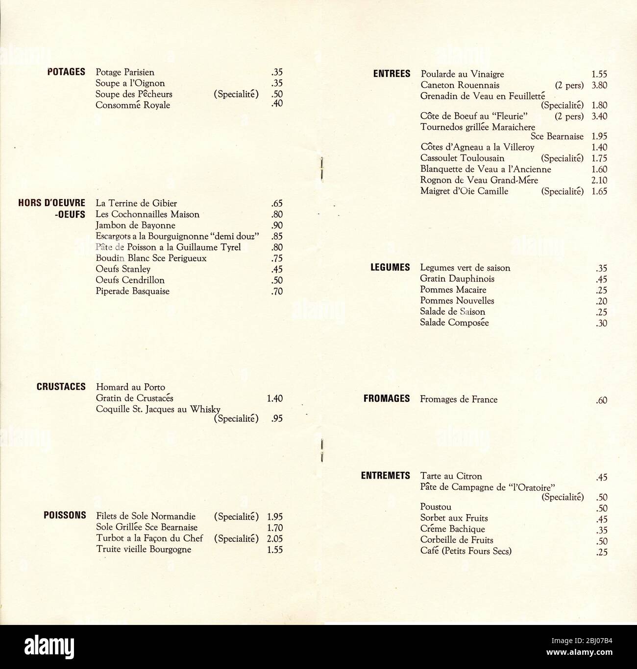 Carrier Collection of Menus - The Waterside Inn, gegründet 1972 von Michel und Albert Roux nach dem Erfolg von Le Gavroche. - Bray, Berkshire, England - das Restaurant hat drei Michelin-Sterne und wurde 2010 das erste Restaurant außerhalb Frankreichs, das alle drei Sterne für 25 Jahre behalten hat. Stockfoto