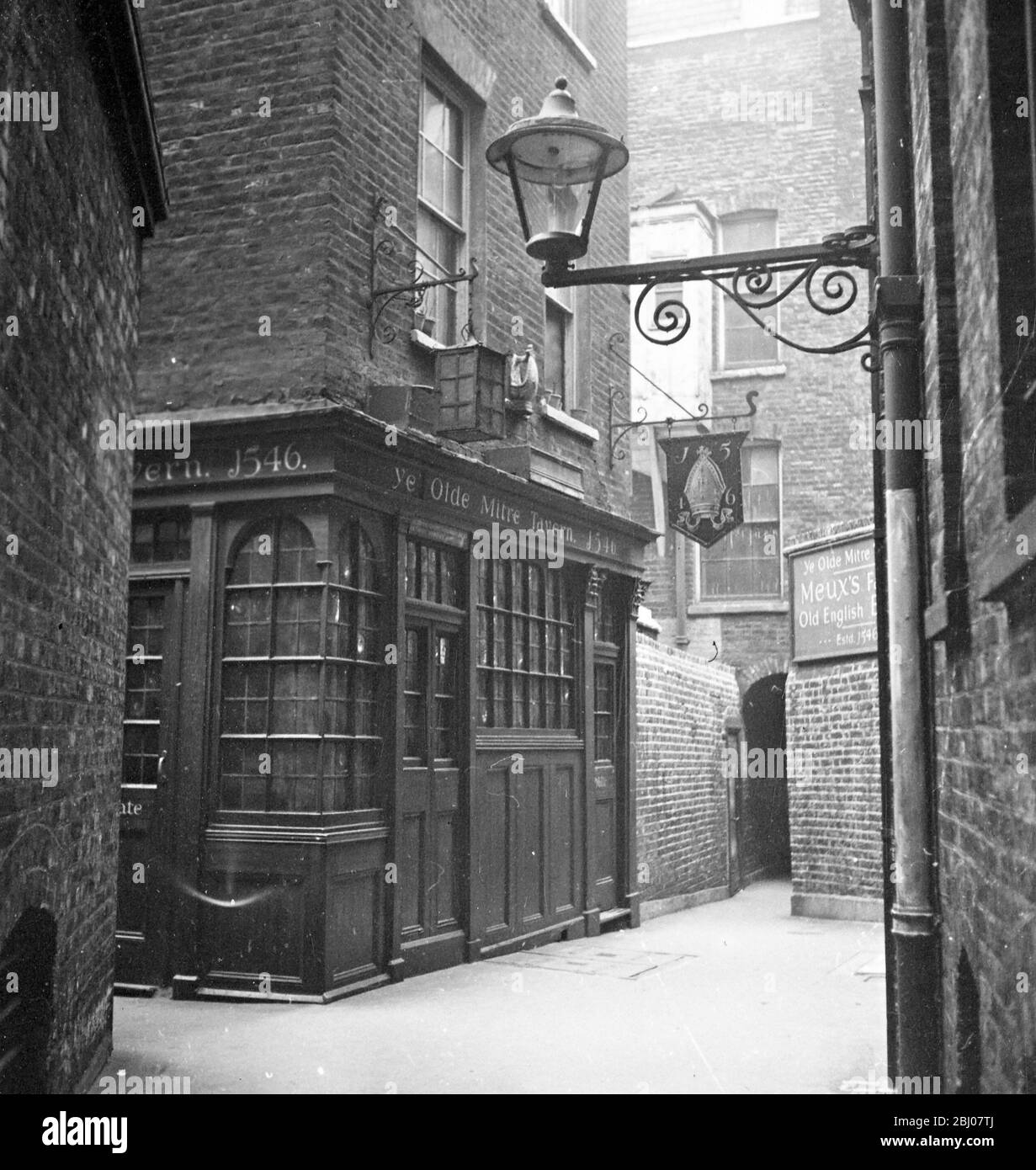 Ye Olde Mitre J546 in Ely Court. Stockfoto