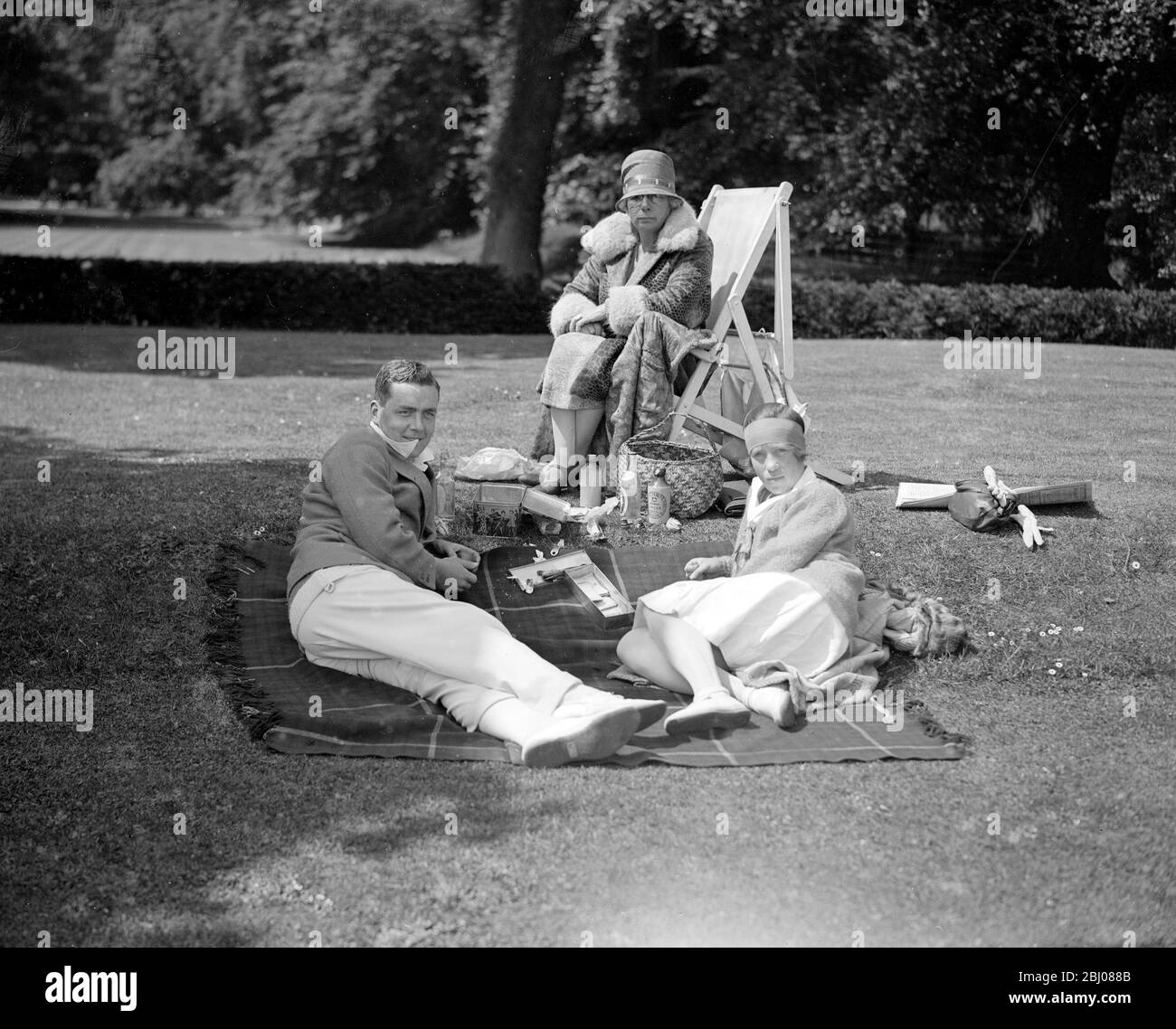 Picknick-Partys - am Phyllis Court, Henley on Thames, Oxfordshire - 11. Mai 1927 - Stockfoto