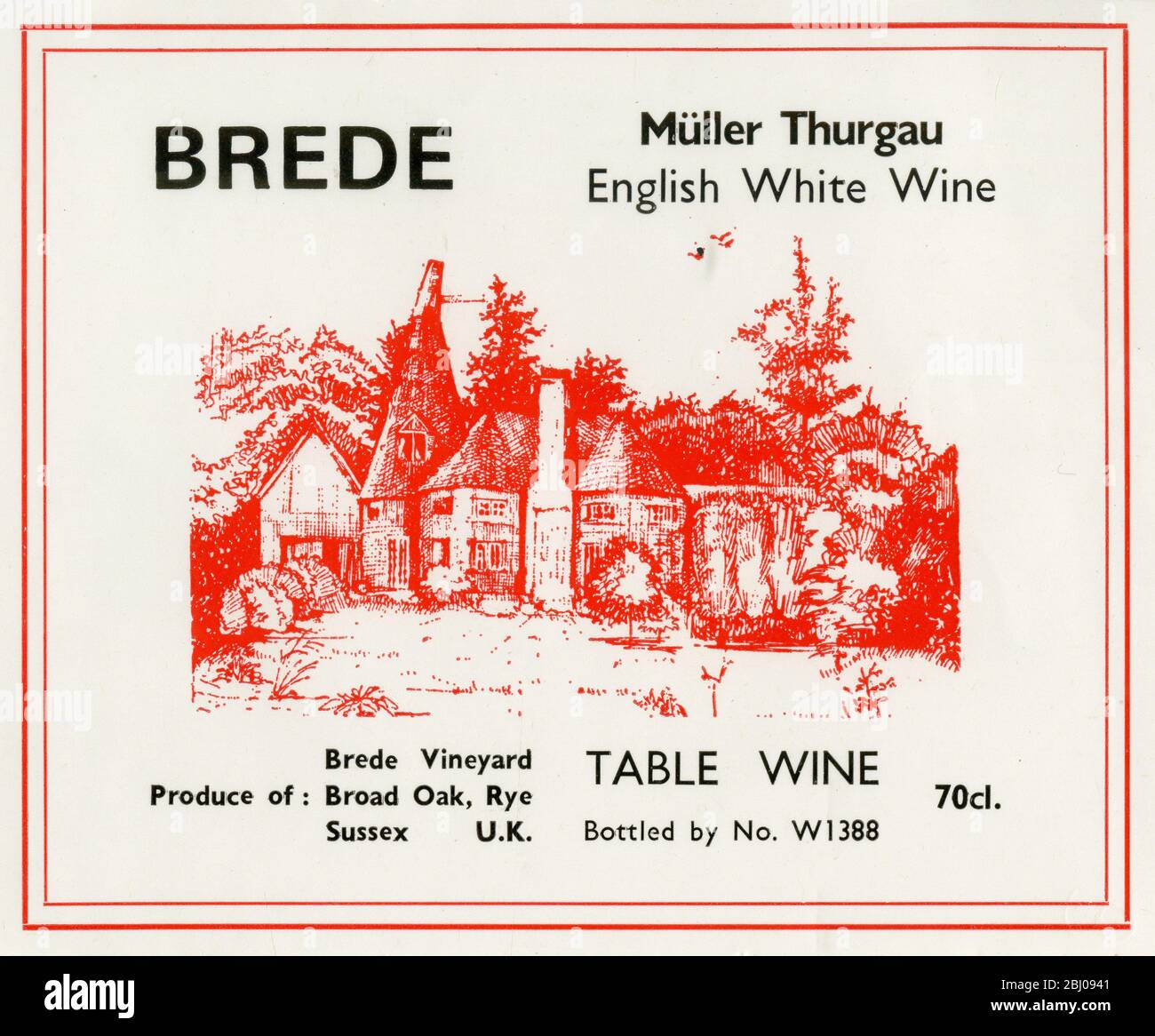 Weinetikett. - Müller Thurgau. Englischer Weißwein. Produkte von Brede Vineyard, Broad Oak, Rye, Sussex UK. Tafelwein. 70 cl. Stockfoto