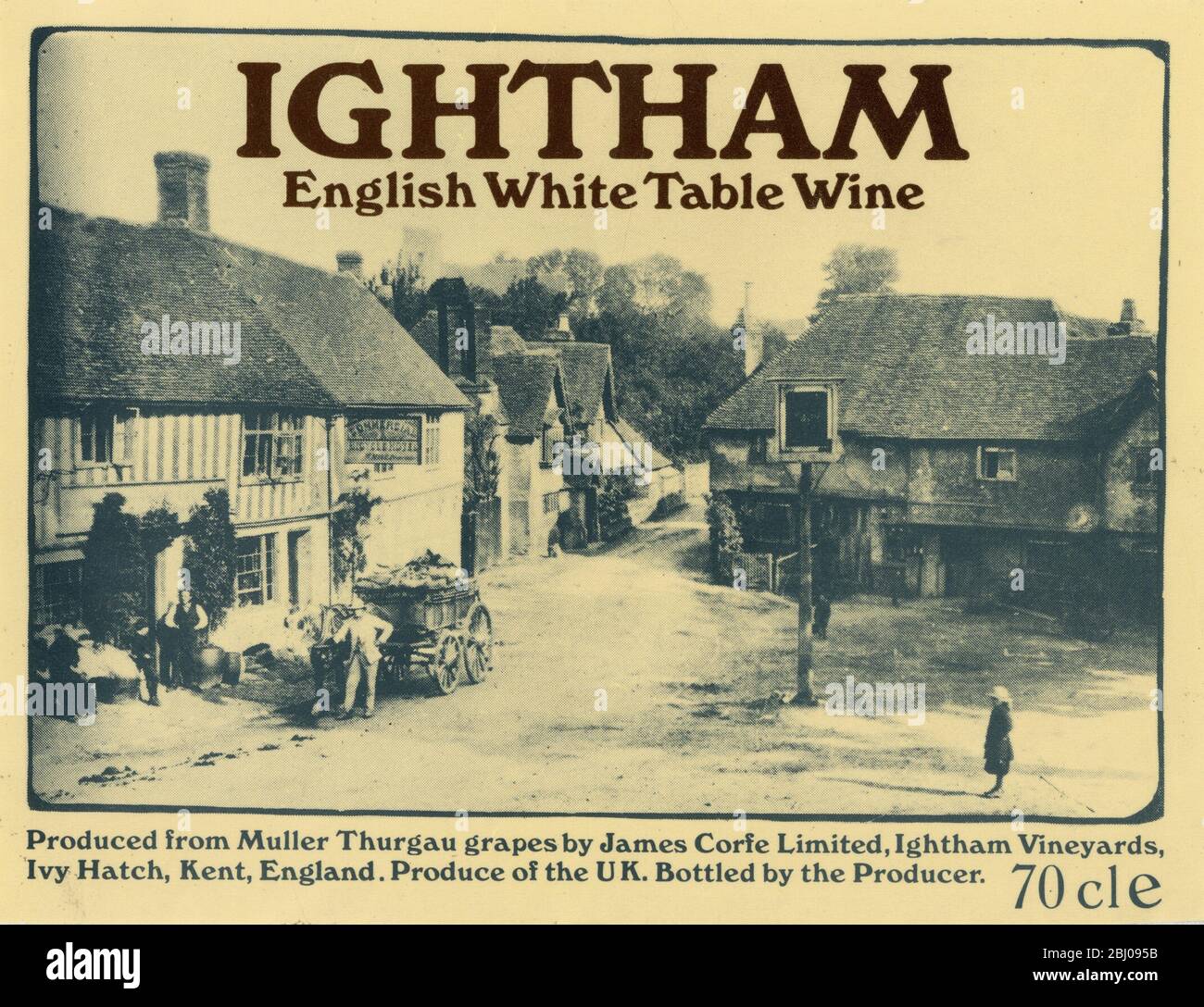 Wine Label - Ightam Englischer Weißtafel Wein. Produziert in Lamberhurst Priory Weingut. - 1976 Stockfoto