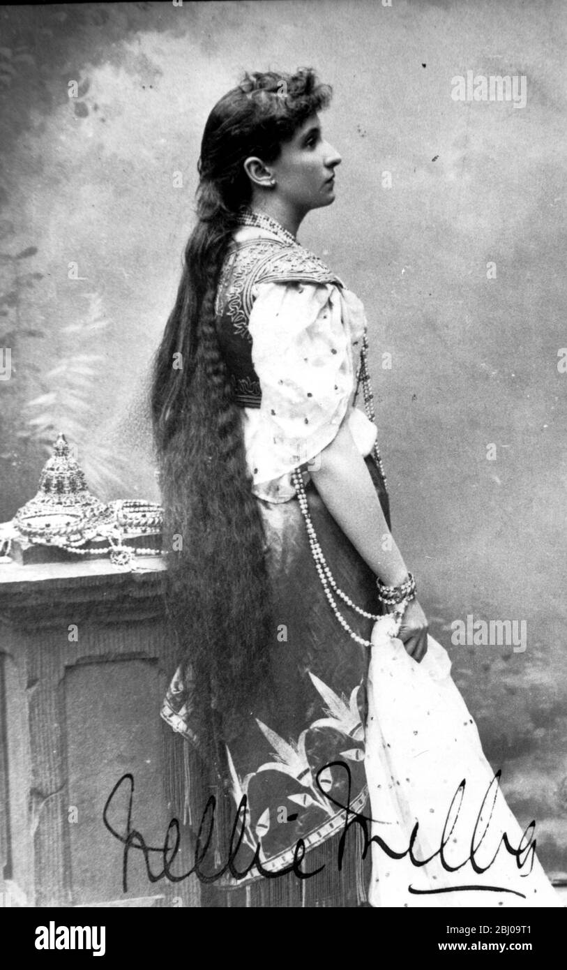 Dame Nellie Melba als Lakme, eine der vielen französischen Rollen, in denen sie sich hervorgetan hat. - Peach Melba wurde nach ihr benannt und von Auguste Escoffier im Savoy Hotel in London für Dame Nellie Melba kreiert, die dort eine Zeit lang lebte. - Melba Toast wurde auch im Savoy Hotel in London kreiert, als Dame Nellie Melba während ihres Aufenthalts krank wurde. Stockfoto