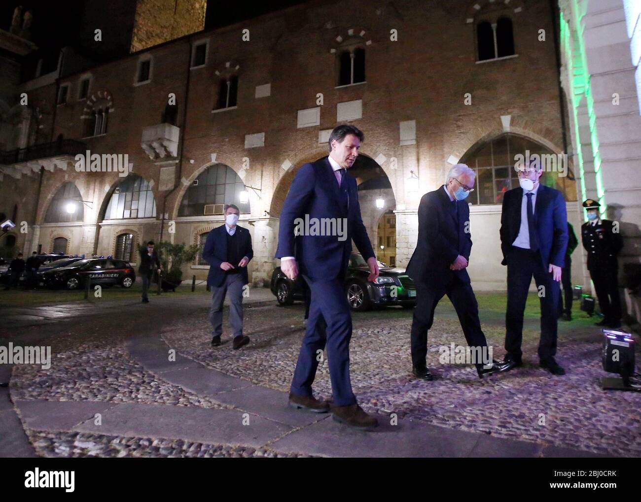 Präfektur Premierminister Giuseppe Conte Coronavirus Nottreffen. Brescia, 28. April 2020. PH Fotolive Fabrizio Cattina (Footlive/Fotografma, Brescia - 2020-04-28) p.s. la foto e' utilizabile nel rispetto del contesto in cui e' stata scattata, e senza intento diffamatorio del decoro delle persone rapppresentate Stockfoto