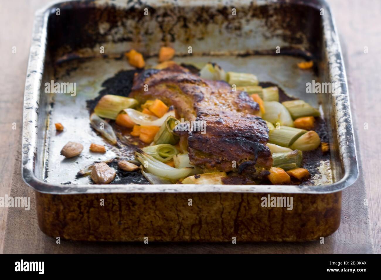 Schweinebauch, zweimal mit Gemüse gekocht - Stockfoto