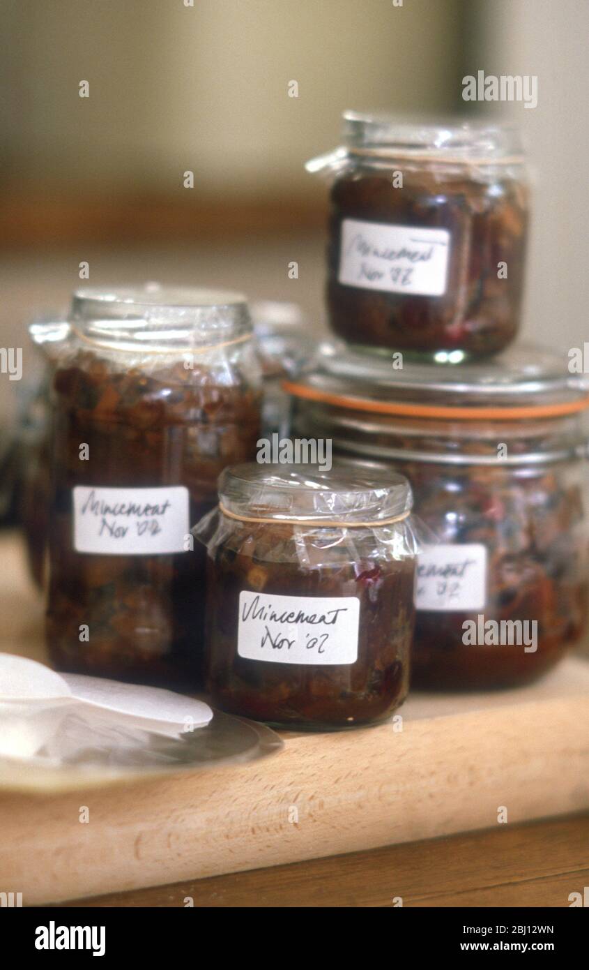 Gläser mit Minzemat mit Etikett November '02 - Stockfoto