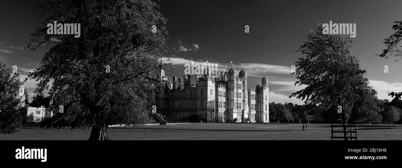 Sommerfarben, Burghley House, elisabethanische Herrensitz an der Grenze von Cambridgeshire und Lincolnshire, England. Stockfoto