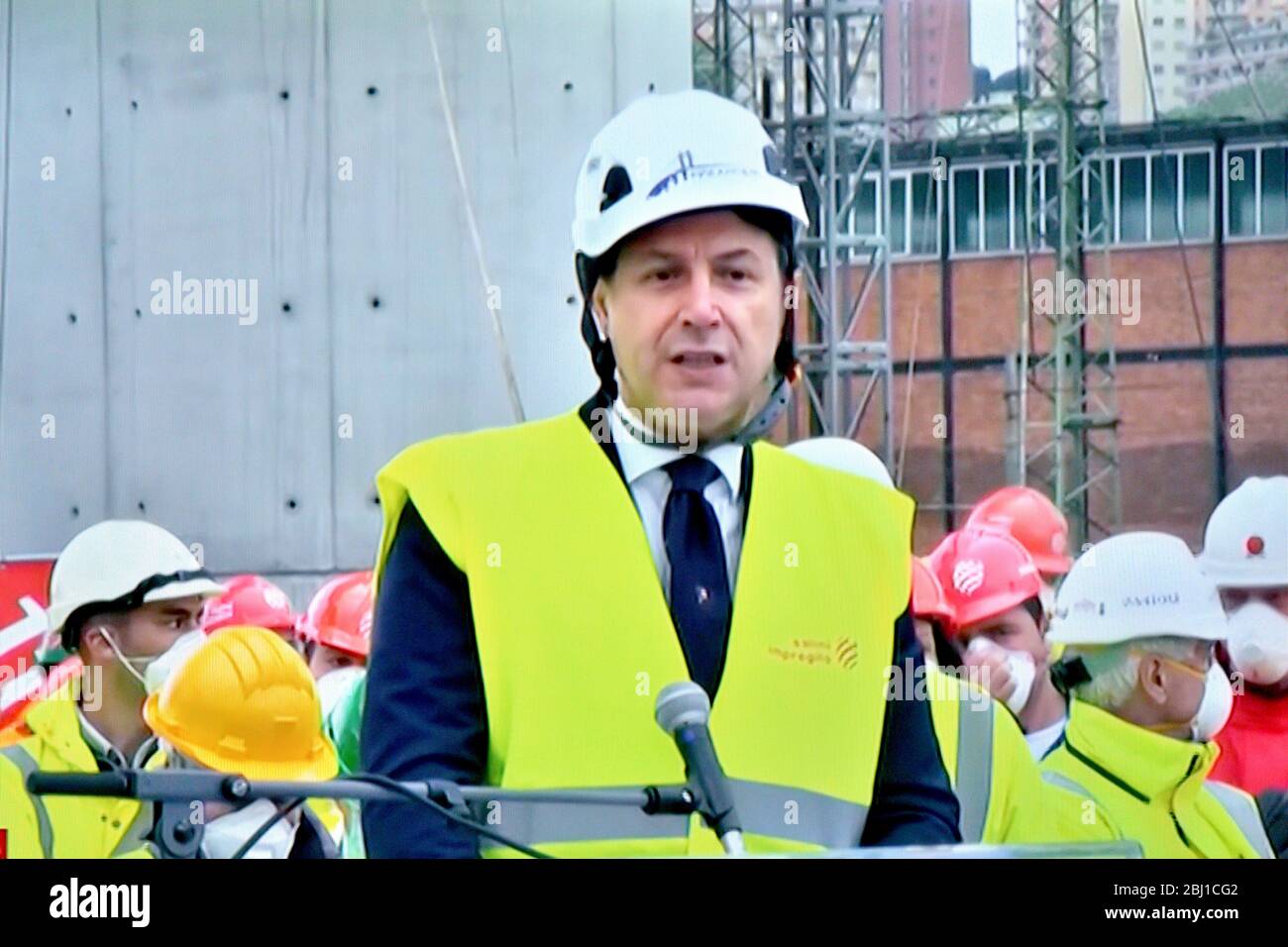 Genua, Premier Conte bei der Verlegung der letzten Spannweite der neuen Brücke 28. April 2020 Stockfoto