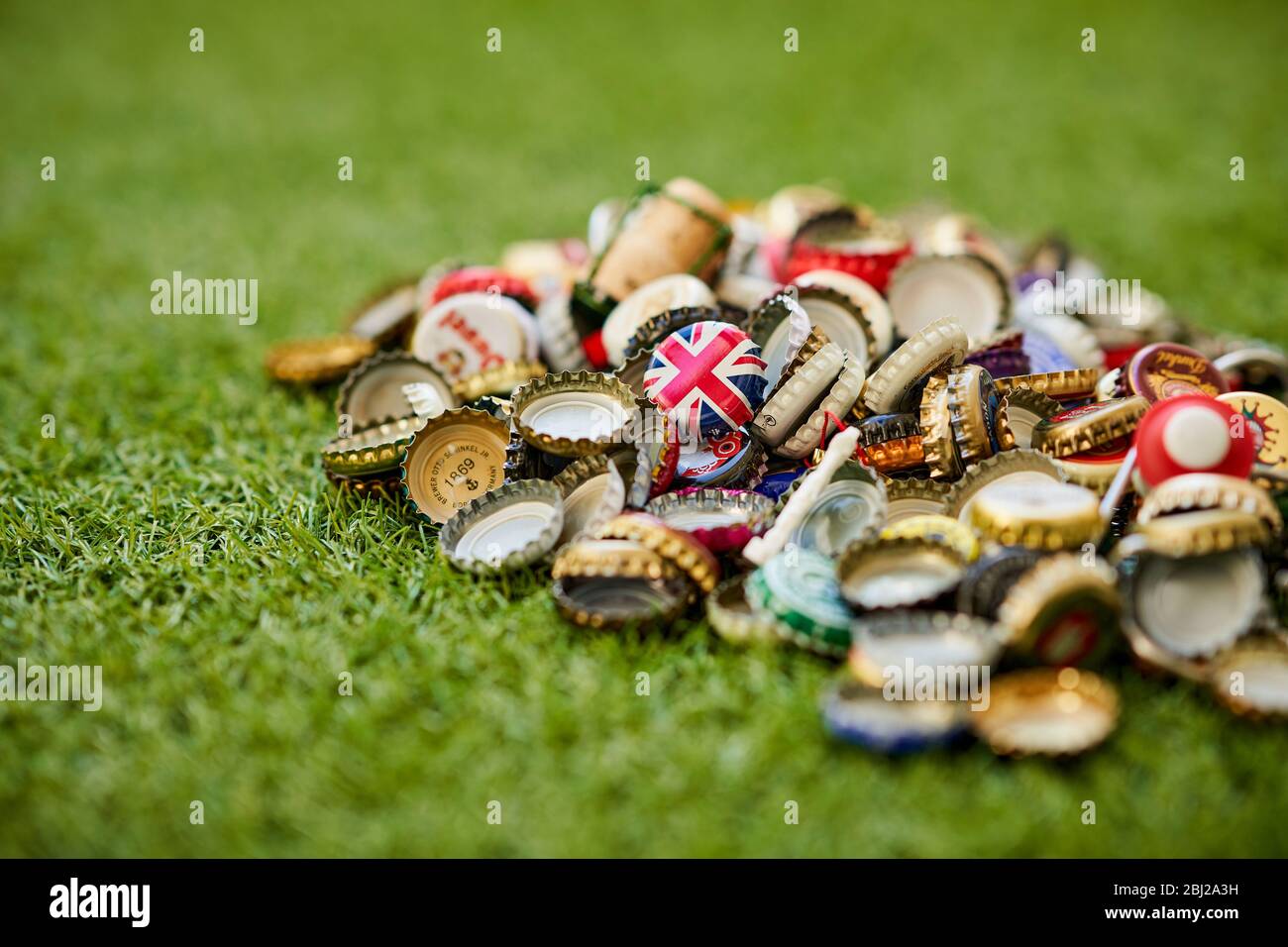 Große Auswahl an Bierflaschenplatten Stockfoto