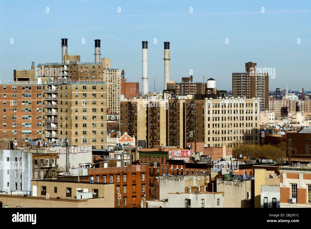 Blick Auf Die Stadt Über Die Dächer Der Stadt Stockfoto