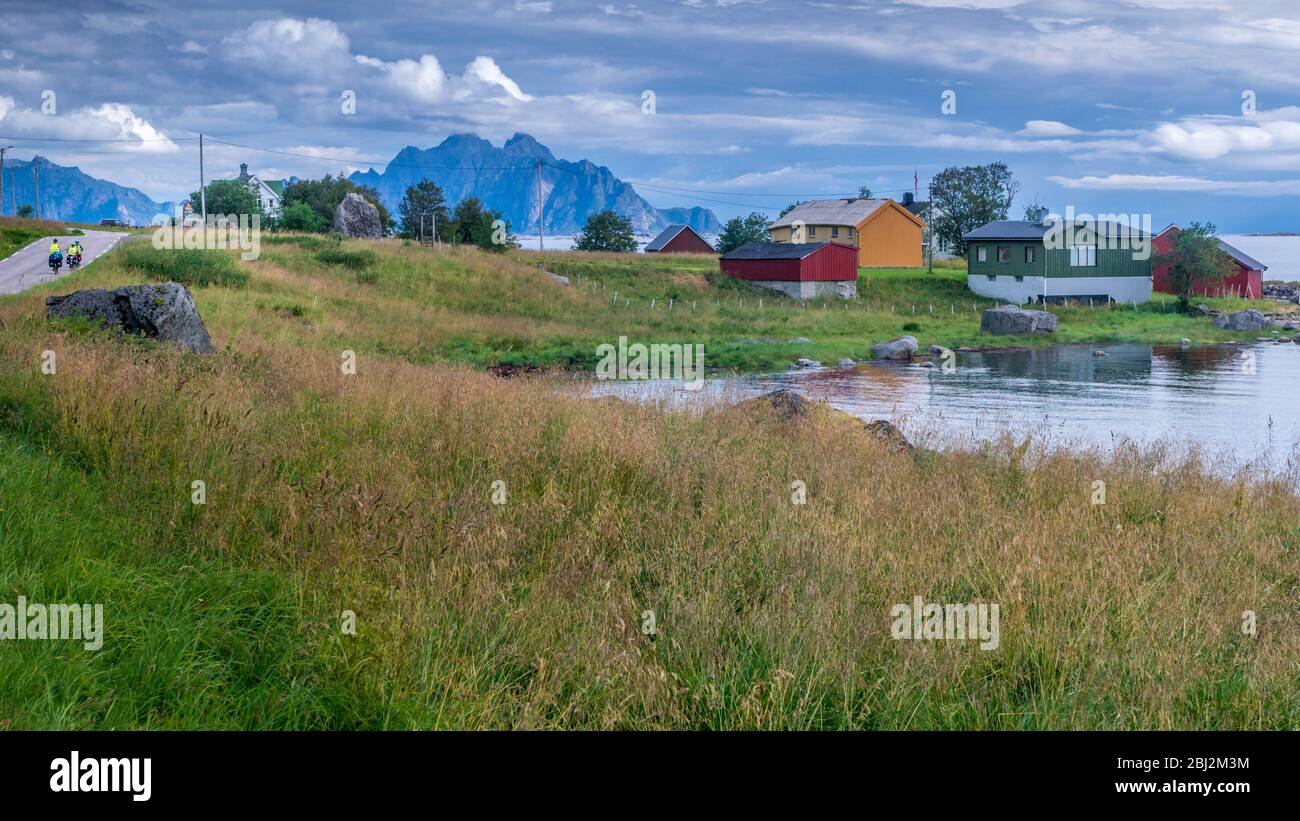 Norwegen, im Sommer, Lofoten Inseln, mit dem Fahrrad mit 2 kleinen Kindern, Landschaft Stockfoto