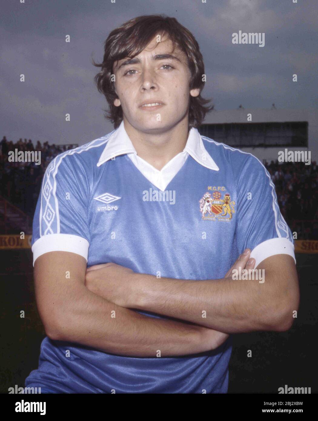 Der ehemalige manchester city football michael robinson ist bei