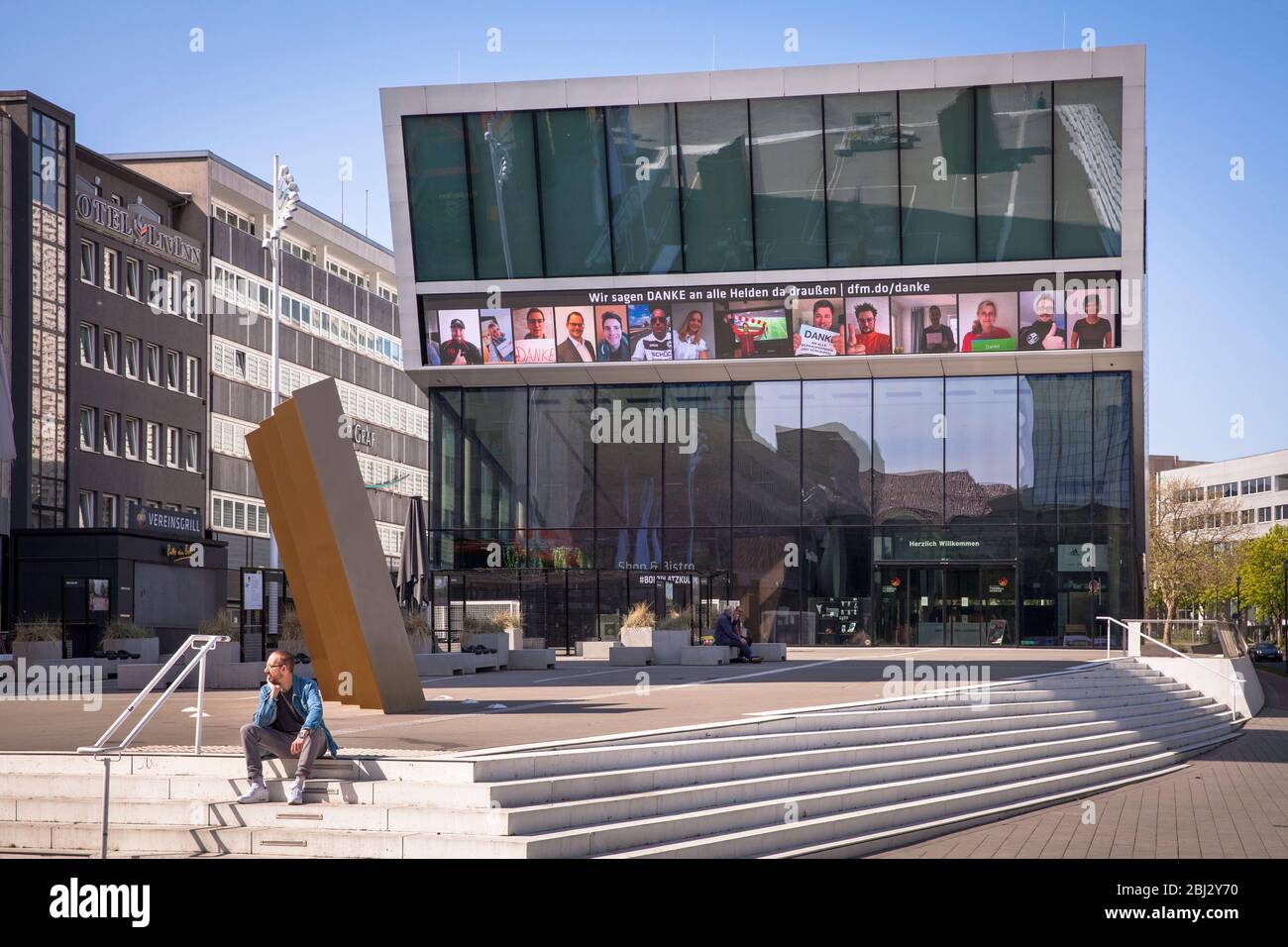 Ausbruch des Coronavirus / Covid 19, 16. April. 2020. Das geschlossene Deutsche Fußballmuseum mit Informationen zur Corona-Pandemie, Dortmund, Ge Stockfoto