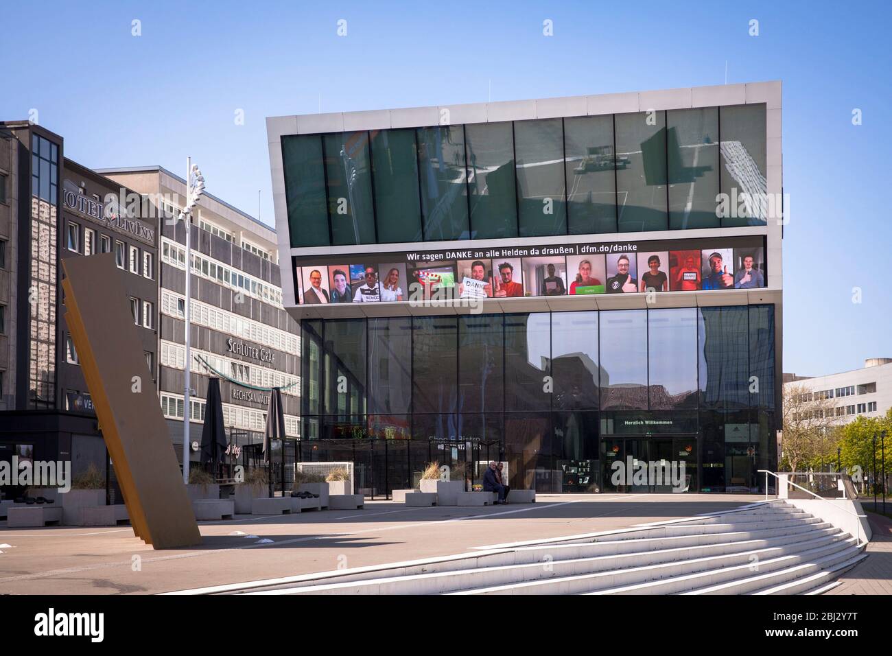 Ausbruch des Coronavirus / Covid 19, 16. April. 2020. Das geschlossene Deutsche Fußballmuseum mit Informationen zur Corona-Pandemie, Dortmund, Ge Stockfoto