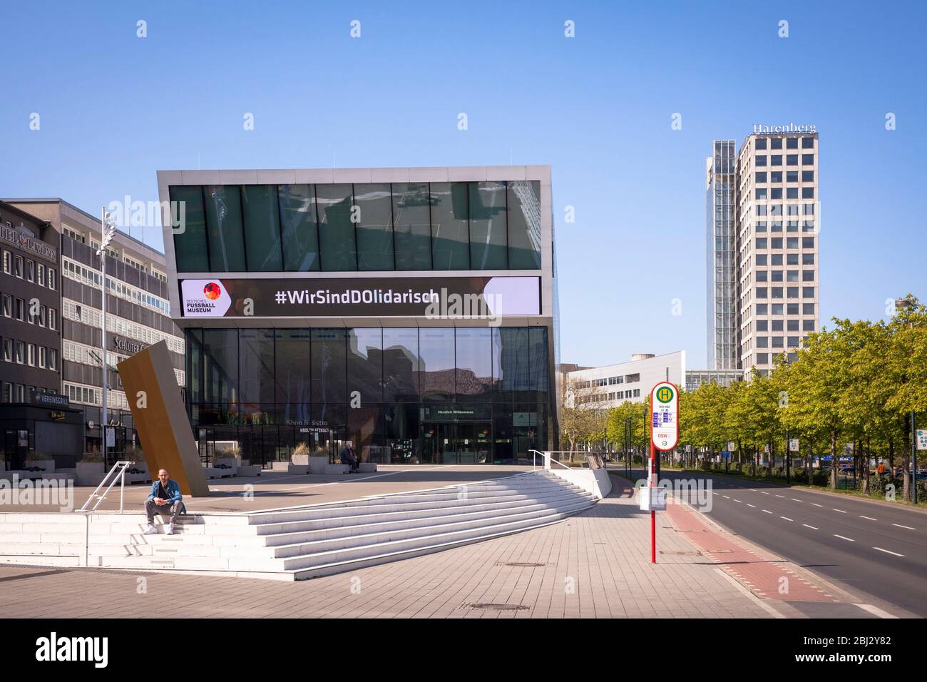 Ausbruch des Coronavirus / Covid 19, 16. April. 2020. Das geschlossene Deutsche Fußballmuseum mit Informationen zur Corona-Pandemie, Dortmund, Ge Stockfoto