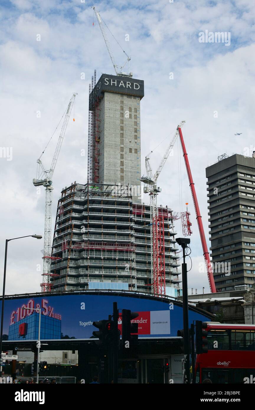 Der Bau von The Shard, London, Großbritannien. Juli 2010. Im Bau, im Bau, im Bau. Immobilien. Stockfoto